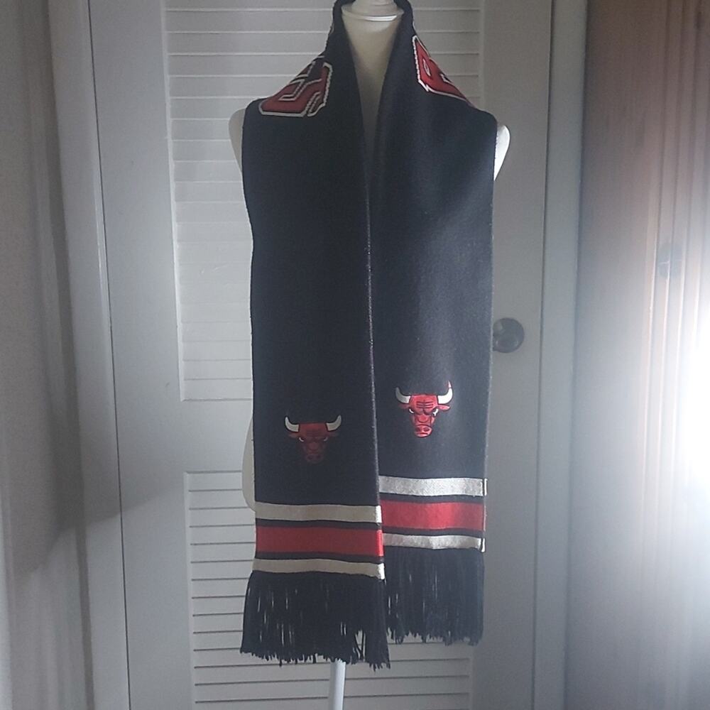 Mitchell & Ness Chicago Bulls Scarf Athleisure Sportswear Accessories Winter NBA